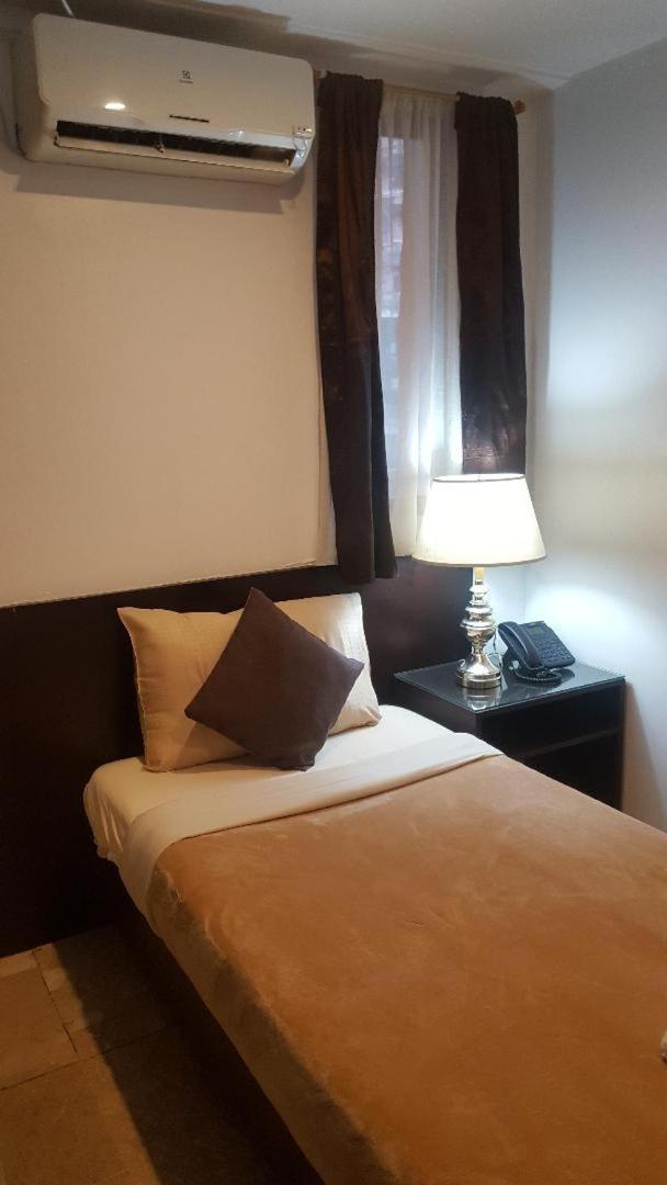 Gervasia Hotel Makati Makati City Exterior foto