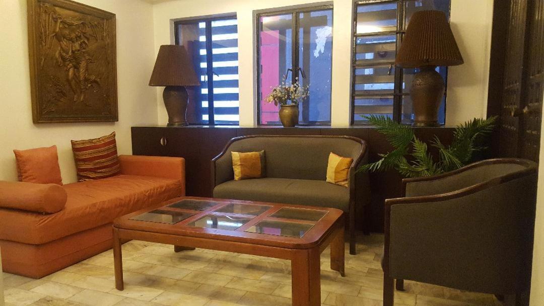 Gervasia Hotel Makati Makati City Exterior foto